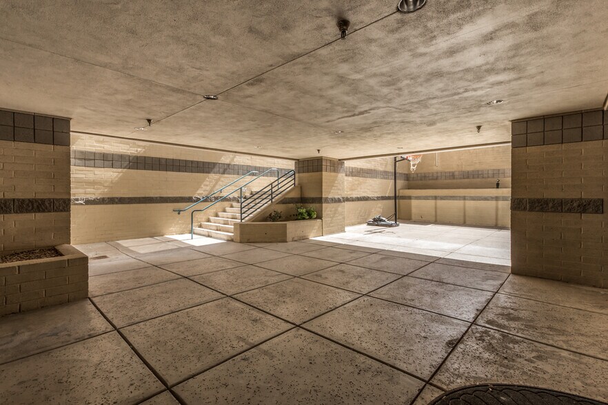 More Photos Of 655 E University Dr, Mesa Schools For Sale