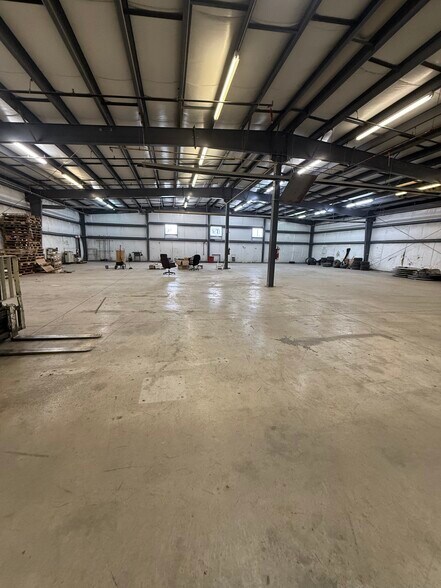 More Photos Of 38 Bruce Cres, Carleton Place Warehouse For Lease