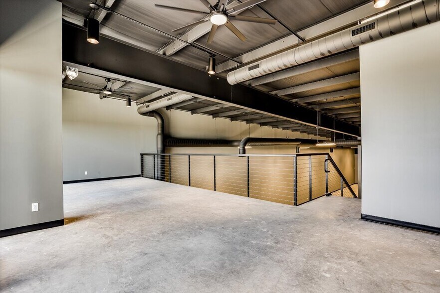 More Photos Of 4078 N Hoover Ct, Wichita Industrial For Sale