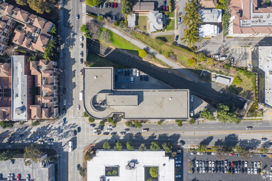 More Photos Of 215 N Marengo Ave, Pasadena Office For Sale