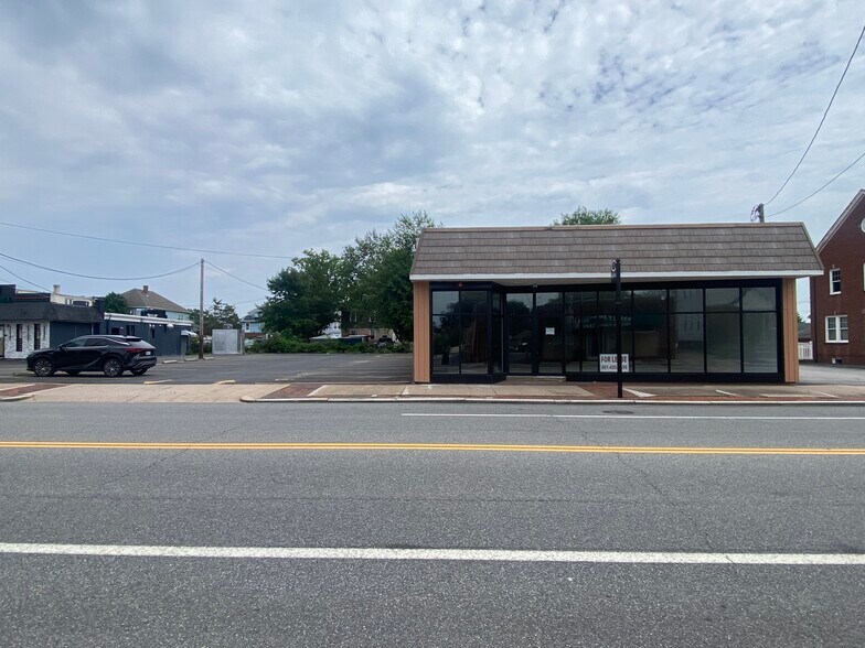 Primary Photo Of 22 Rolfe Sq, Cranston Office For Lease