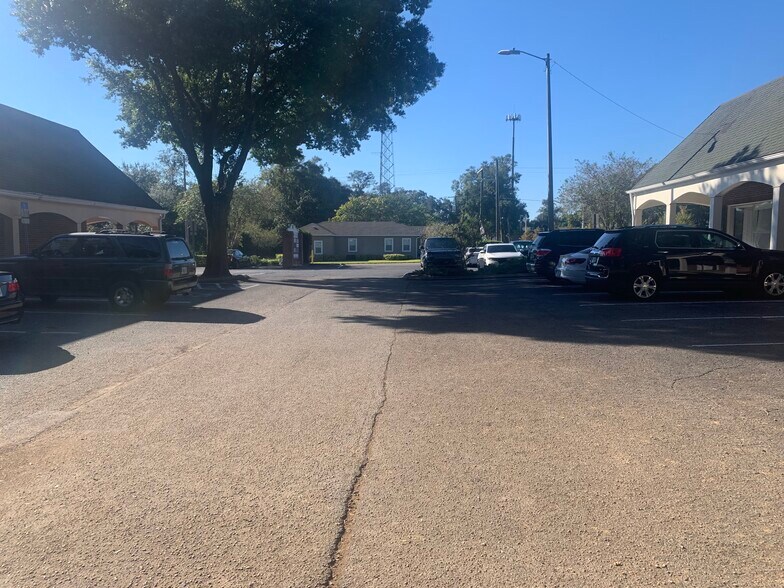 More Photos Of 110 Lithia Pinecrest Rd S, Brandon Office For Lease