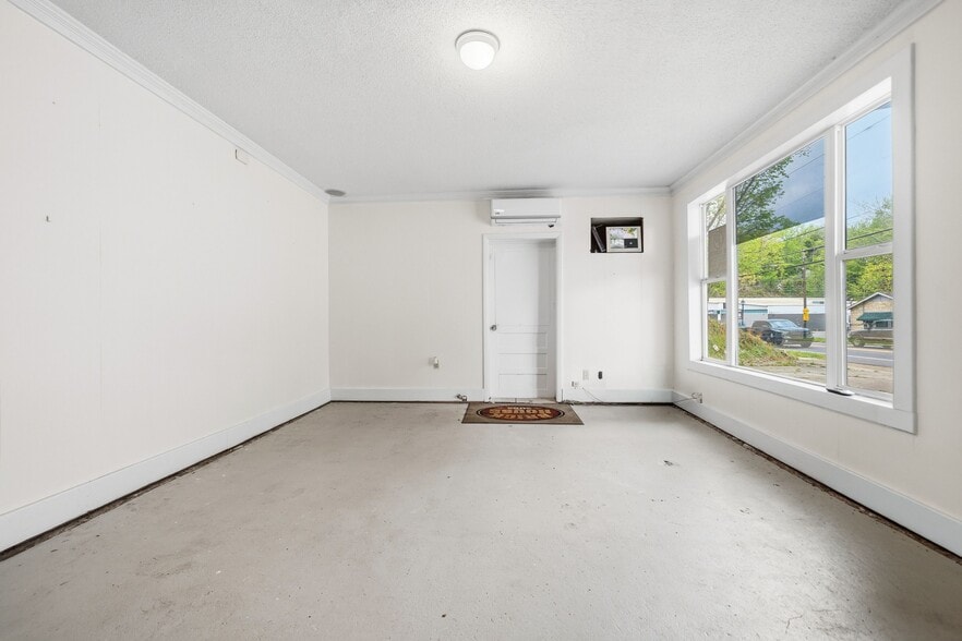 More Photos Of 340 Park Ave, Hot Springs Auto Repair For Sale