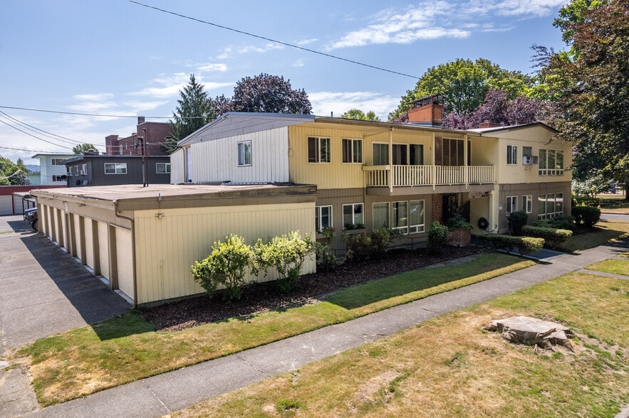 More Photos Of 1951 Louisiana St, Longview Apartments For Sale