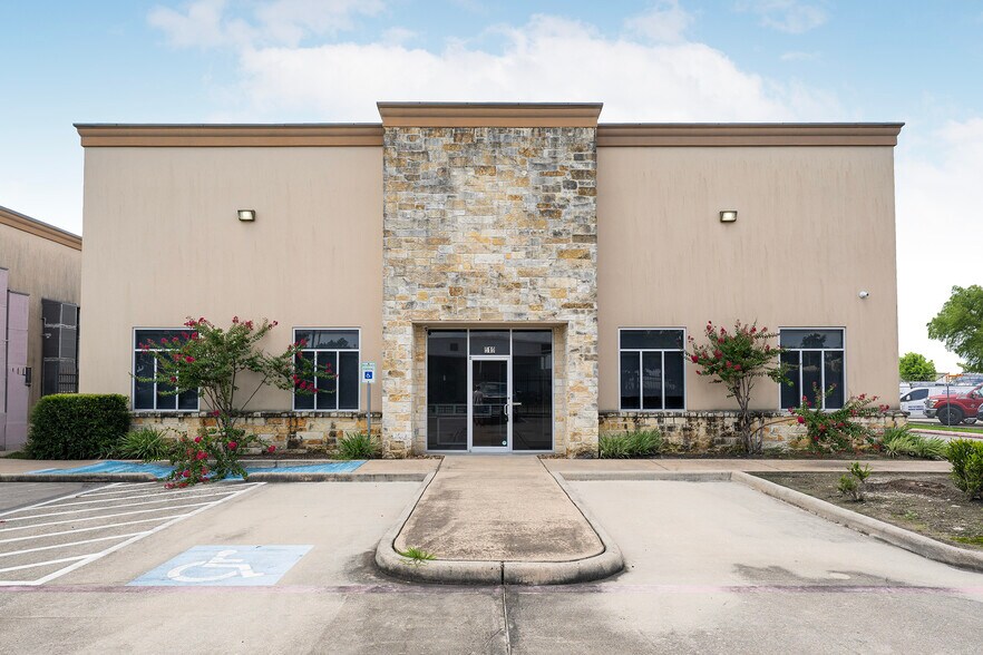 More Photos Of 519 Rankin Park N, Houston Warehouse For Lease