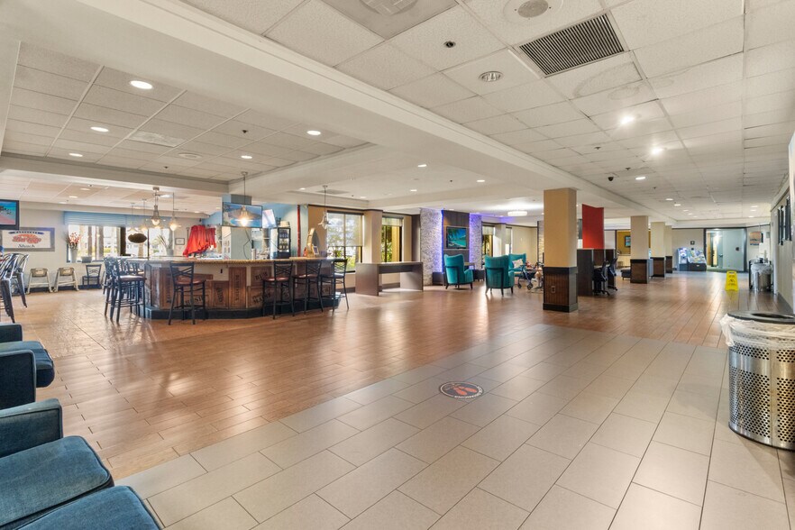 More Photos Of 7675 W Irlo Bronson Memorial Hwy, Kissimmee Hotel For Sale