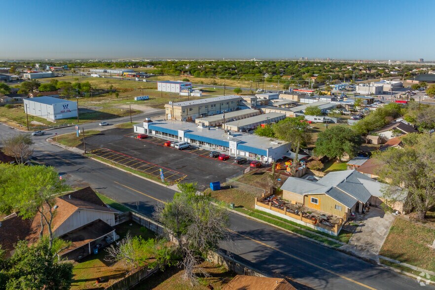 More Photos Of 4801-4809 Lakebend West Dr, San Antonio Freestanding For Sale