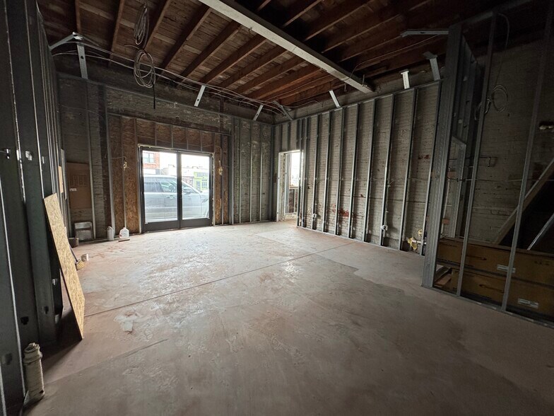 More Photos Of 1049 New Britain Ave, West Hartford Freestanding For Lease