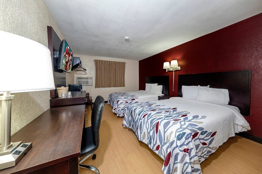 More Photos Of 10901 Harts Rd, Jacksonville Hotel For Sale