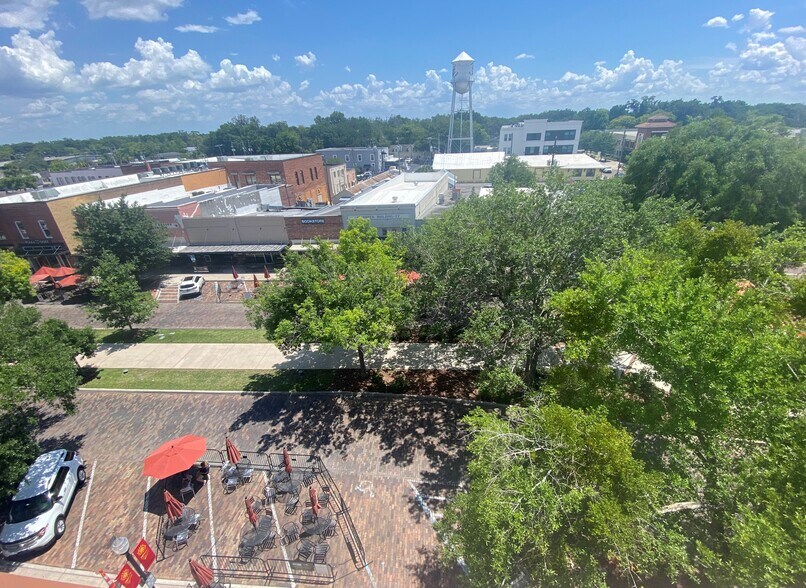 More Photos Of 99 W Plant St, Winter Garden Hotel For Sale