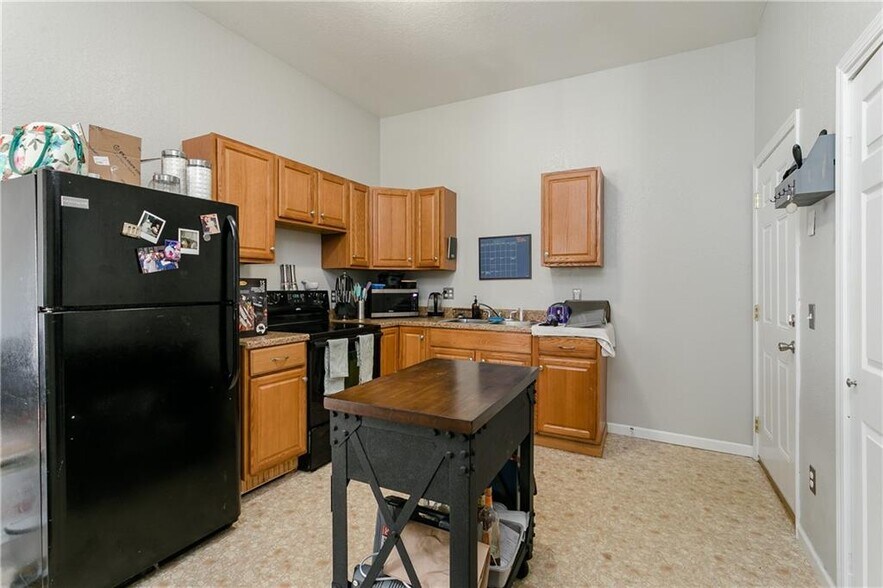 More Photos Of 3829 N Main St, Marion Storefront Retail Residential For Sale