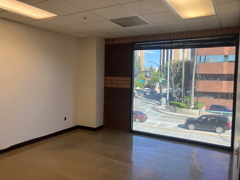 More Photos Of 111 N 1st St, Burbank Office For Lease