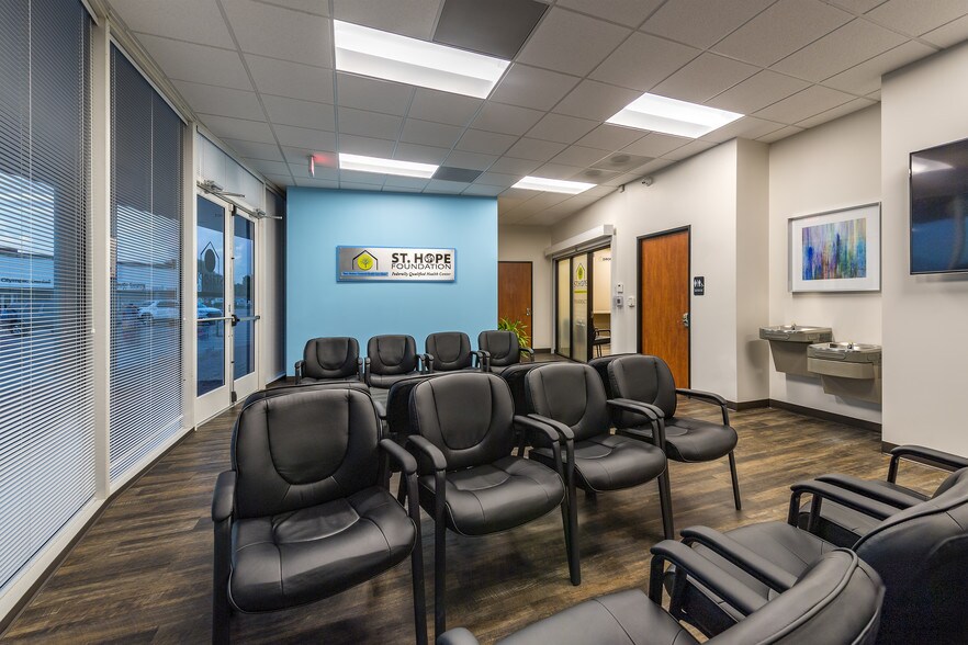 More Photos Of 14815-14863 Southwest Fwy, Sugar Land Medical For Lease