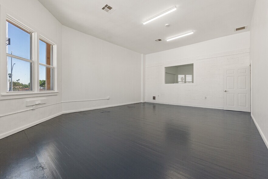 More Photos Of 1101-1125 S La Brea Ave, Inglewood Storefront Retail Office For Lease