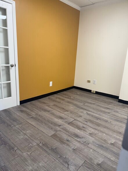 More Photos Of 44 Atlantic Ave, Lynbrook Storefront Retail Office For Lease