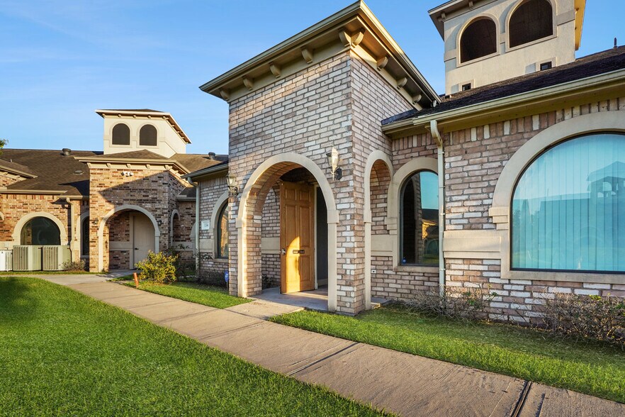 More Photos Of 134 Eldridge Rd, Sugar Land Office Residential For Lease