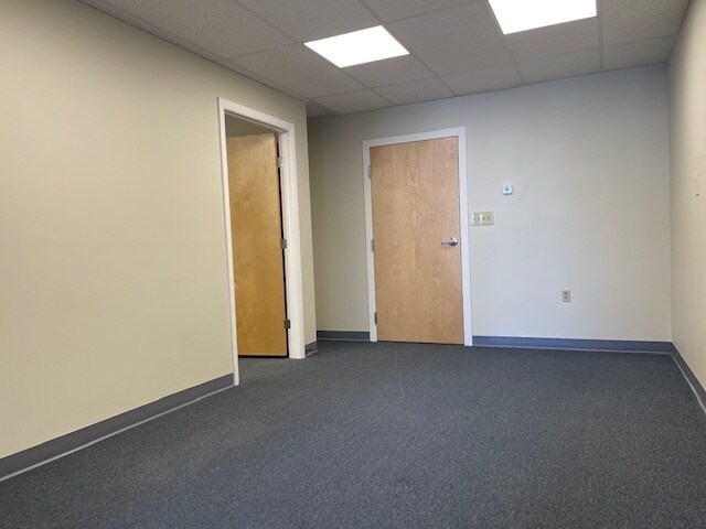 More Photos Of 681 Park Ave, Cranston Storefront Retail Office For Lease