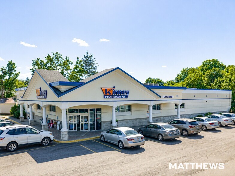Primary Photo Of 20 Forgham St, Lyons Drugstore For Sale