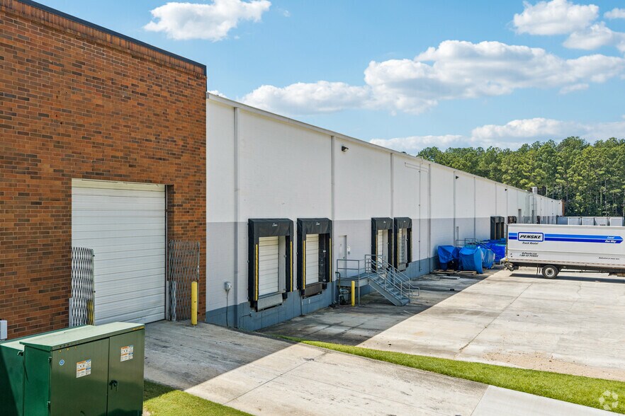 More Photos Of 7990 Second Flags Dr, Austell Unknown For Lease