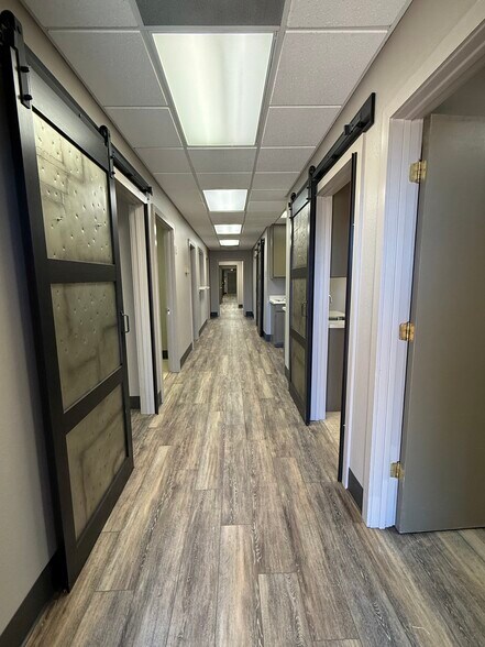 More Photos Of 4550 Lamar Ave, Paris Rehabilitation Center For Lease