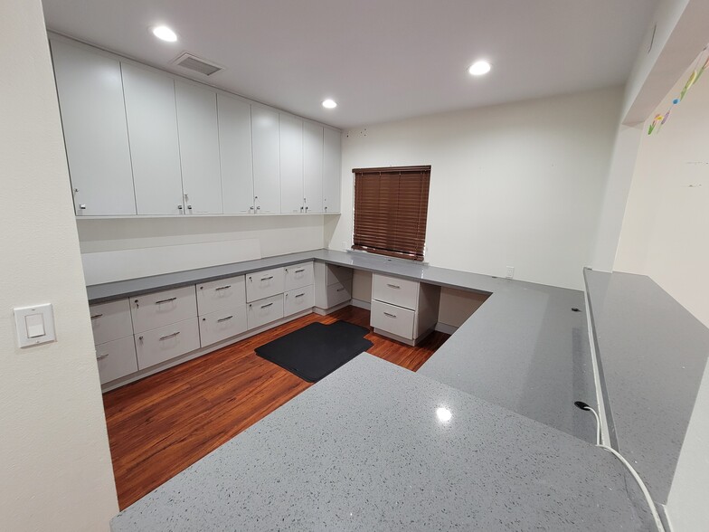 More Photos Of 3231 Waring Ct, Oceanside Medical For Sale