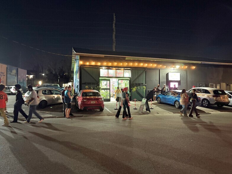 More Photos Of 609 Railroad Sq, Tallahassee Showroom For Sale