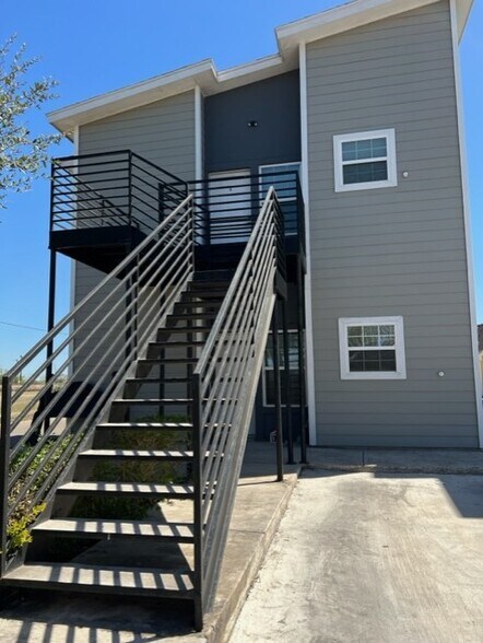 More Photos Of 1513 Quitaca Dr, Edinburg Apartments For Sale