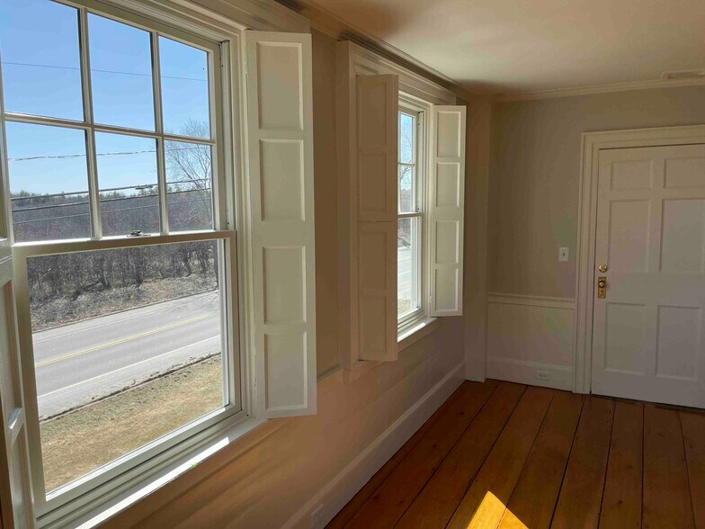 More Photos Of 510 Main St, Gorham Office For Lease