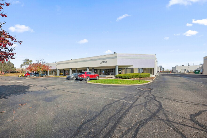 More Photos Of 27200 Haggerty Rd, Farmington Hills Unknown For Lease