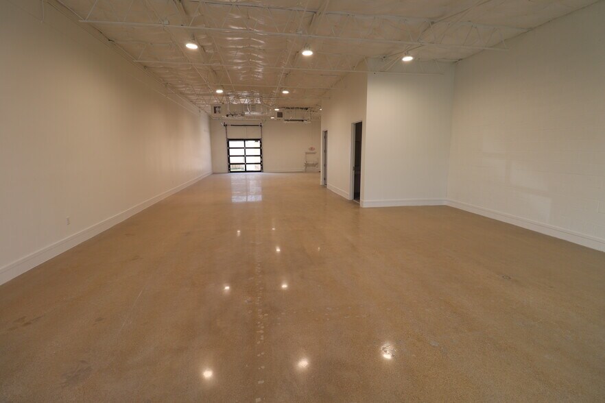 More Photos Of 155-165 Cole St, Dallas Freestanding For Lease