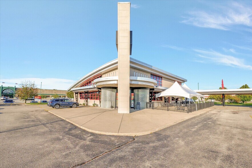 More Photos Of 608 W Town Center Blvd, Champaign Restaurant For Sale
