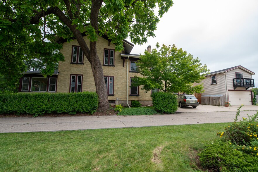 More Photos Of 143 Church Ave, Oshkosh Hospitality For Sale