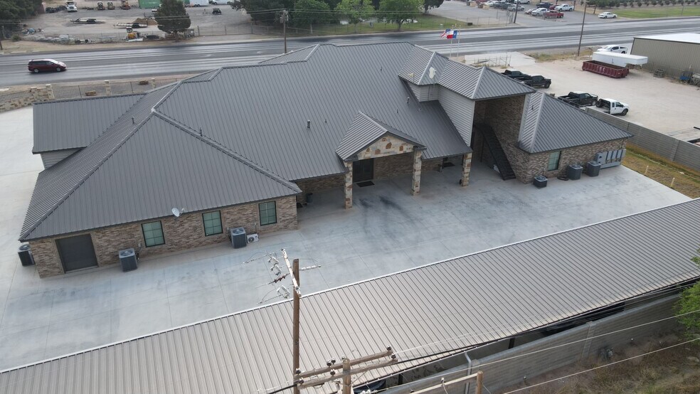More Photos Of 4313 N County Rd W, Odessa Office For Sale