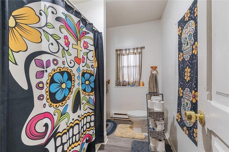 More Photos Of 960 W Hamilton St, Allentown Storefront Retail Residential For Lease