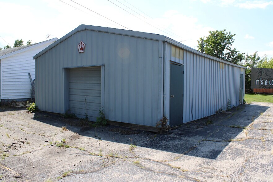 More Photos Of 254 Winnebago Dr, Fond Du Lac Office For Sale