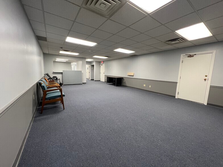 More Photos Of 21245 Lorain Rd, Fairview Park Medical For Lease