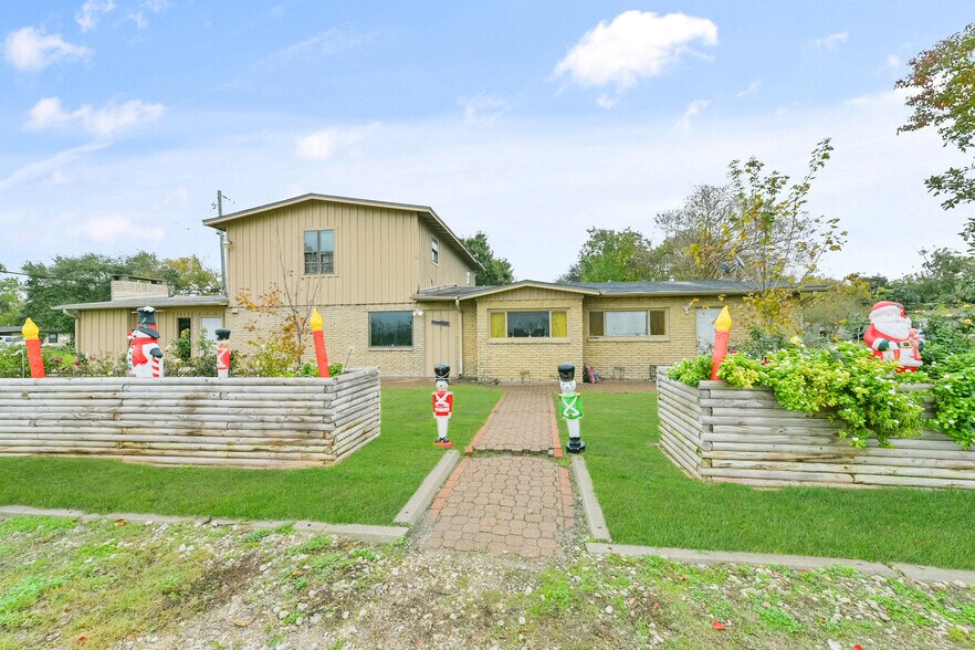 More Photos Of 1804 36th St N, Texas City Multifamily For Sale