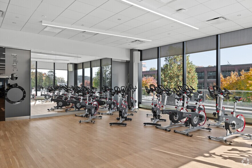 More Photos Of 801 Main Ave, Norwalk Unknown For Lease