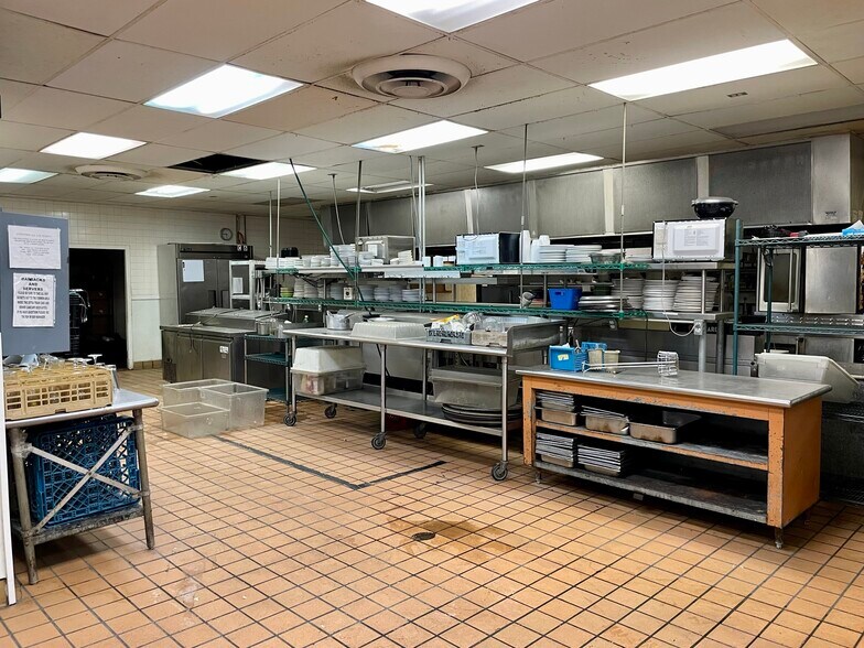 More Photos Of 901 Dual Hwy, Hagerstown Restaurant For Sale