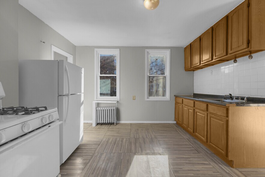 More Photos Of 143-145 Putnam St, Hartford Apartments For Sale