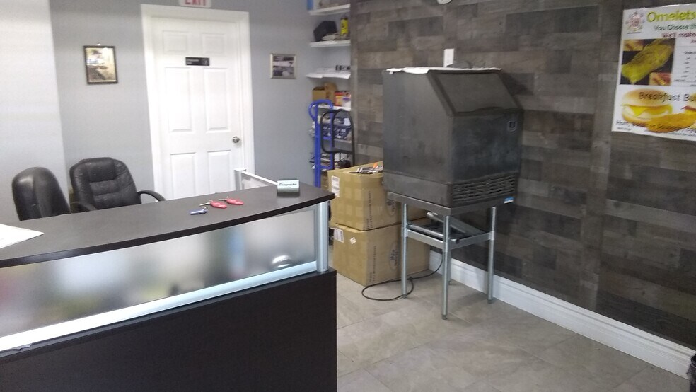 More Photos Of 904 W Main St, Quartzsite Hotel For Sale