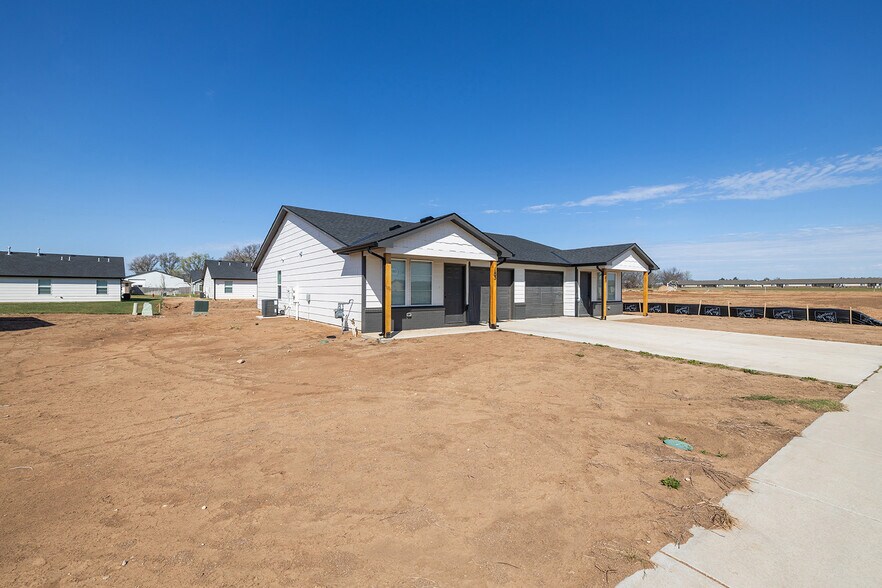 More Photos Of 185 Indian Lakes Dr, Clearwater Apartments For Sale