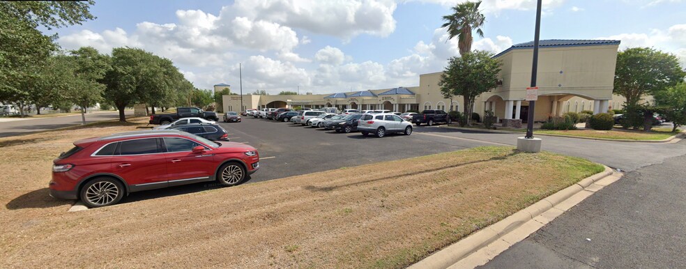 More Photos Of 909 Business Park Dr, Mission Office For Lease