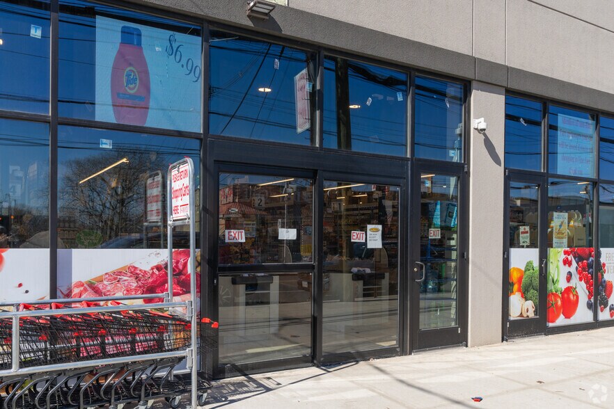 More Photos Of 1689 Richmond Rd, Staten Island Fast Food For Lease