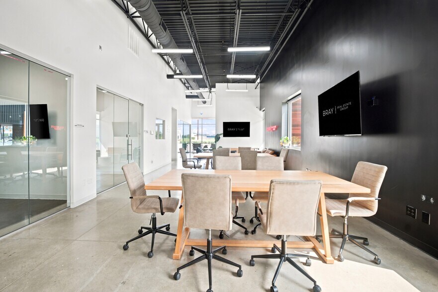 More Photos Of 8610 Potranco Rd, San Antonio Storefront Retail Office For Lease