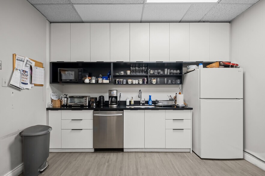 More Photos Of 20 Voyager Ct, Toronto Warehouse For Sale