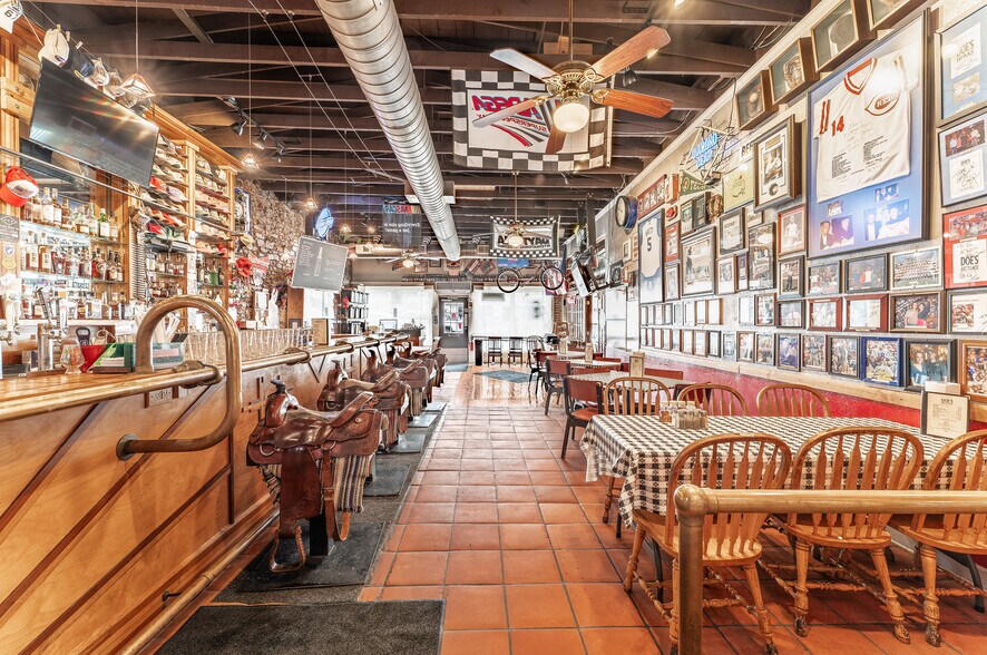 More Photos Of 316 W Dickson St, Fayetteville Restaurant For Sale