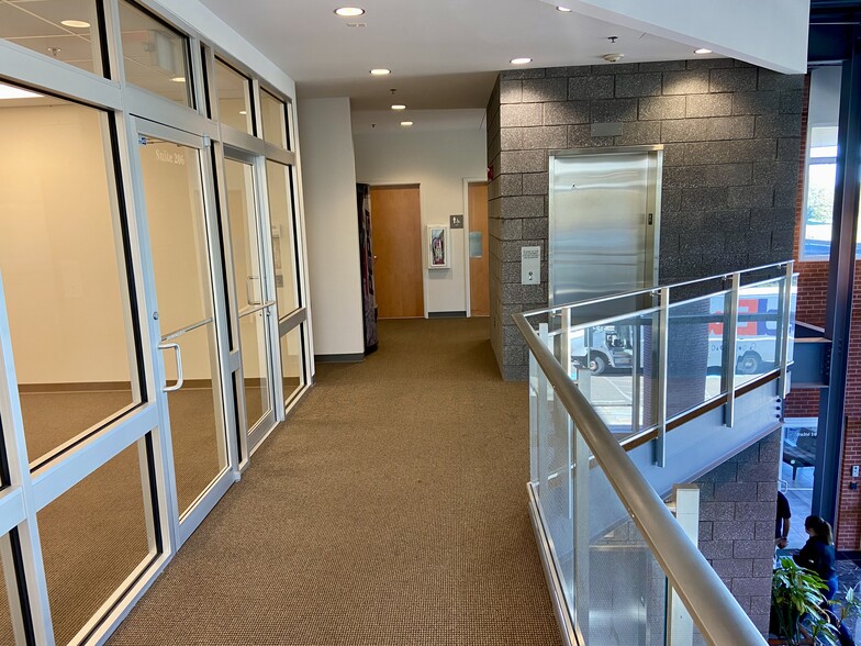 More Photos Of 10621 Gateway Blvd, Manassas Office For Lease