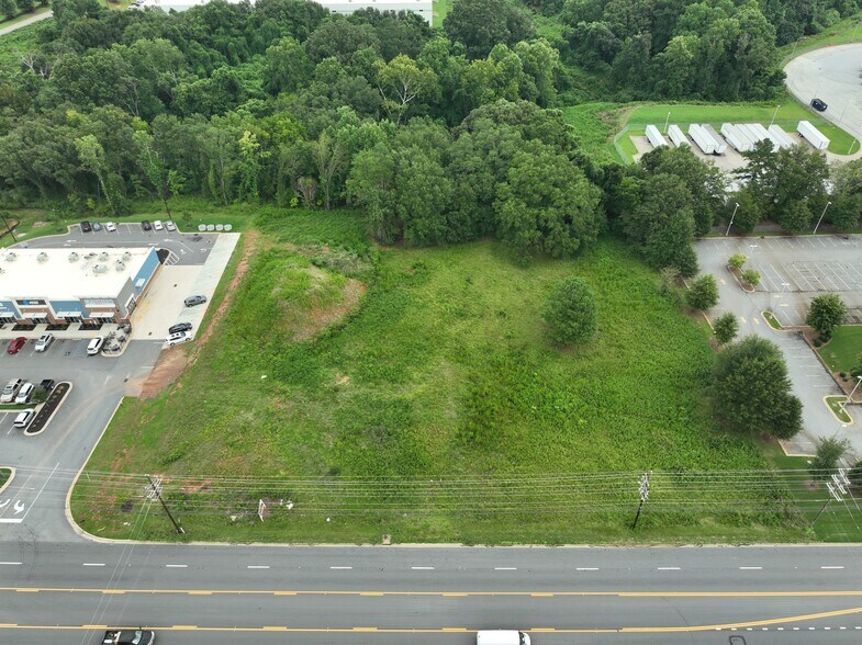 More Photos Of 1723 Main st, Duncan Storefront Retail Office For Lease