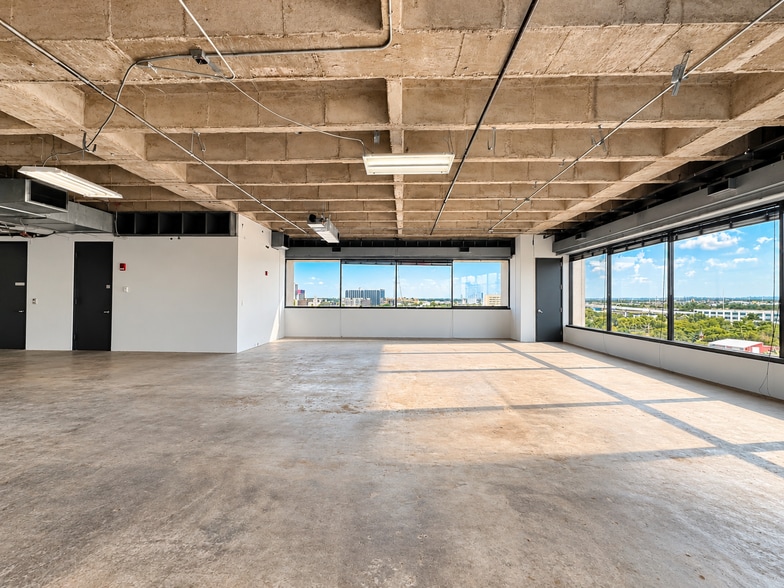 More Photos Of 425 Soledad St, San Antonio Loft Creative Space For Sale
